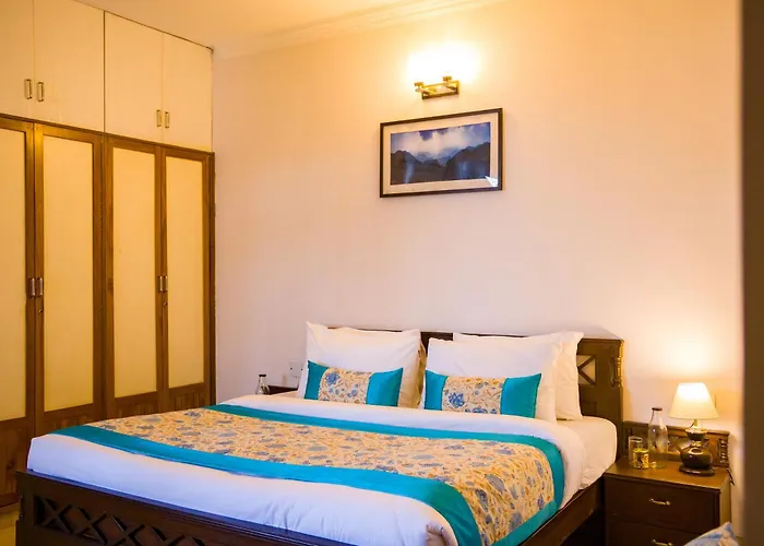 Alaya Stays Mehar Villa - 3 Bhk With Garden & Scenic Views Kasauli